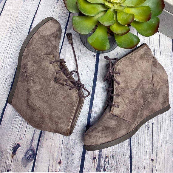 Madden Girl Shoes - NWOB Madden Girl Dallyy Lace Up Wedge Bootie